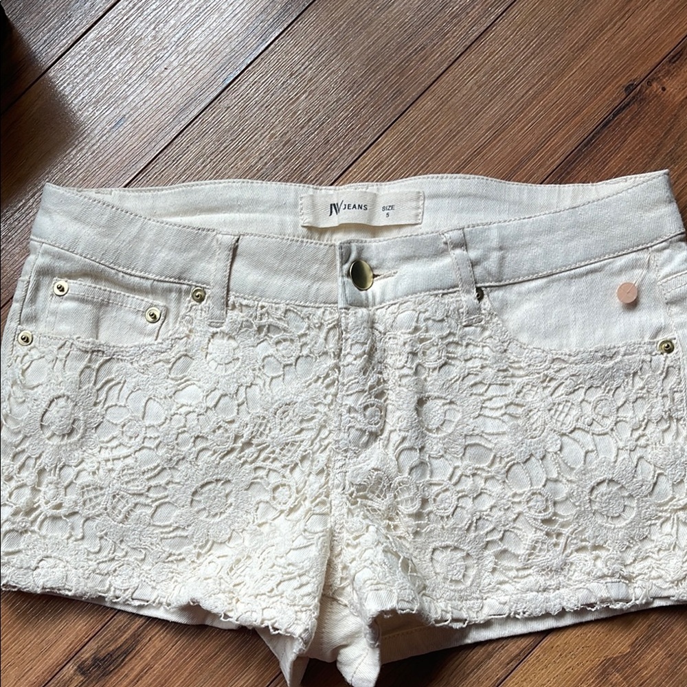 NWOT Women's White Lace Shorts